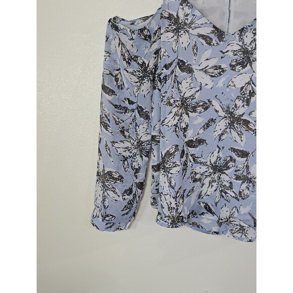 ASTR the Label Cold Shoulder Floral Top Womens Size Small Blue Blouse Revolve - Picture 5 of 10